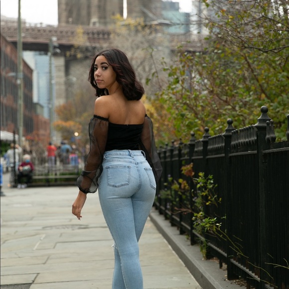 Meet your Posher, Crystalynn - Picture 1 of 1